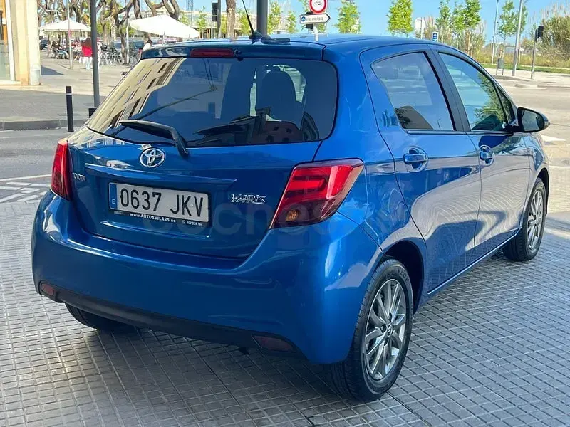 Usado Toyota Yaris Advance 99 CV (72 kW) 2015 Azul Utilitario