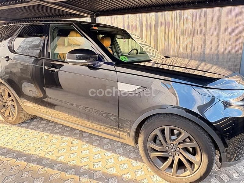 Negro Usado 2017 Land Rover Discovery 5 HSE Luxury SUV | 30.500 € (Un poco caro) - Imagen 1/4