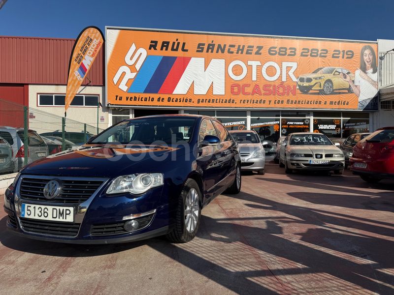 Azul Usado 2007 VW Passat Highline Familiar | 5199 € (Precio justo) - Imagen 1/4