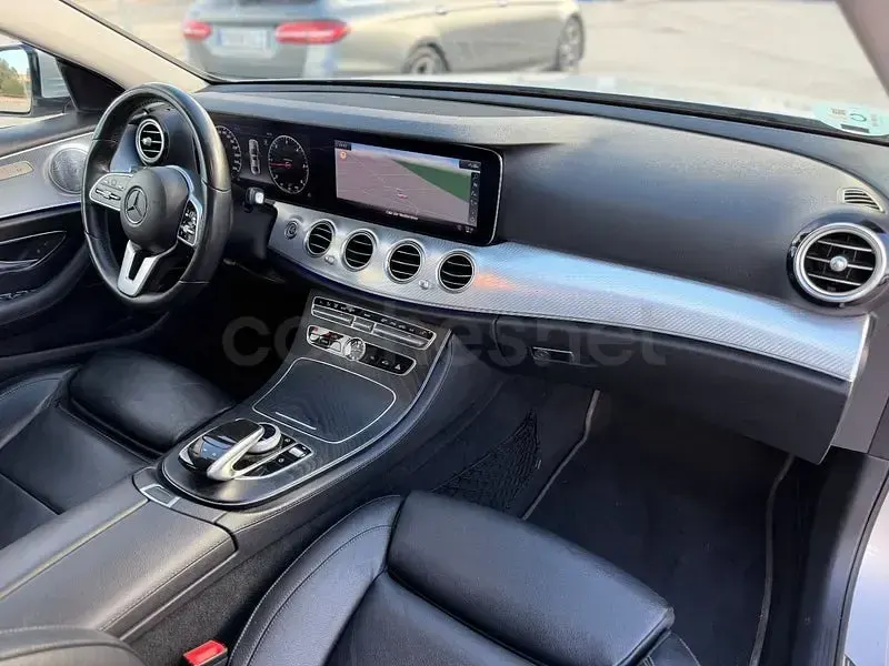 Usado Mercedes E220 194 CV (142 kW) 2019 Gris / plata Berlina