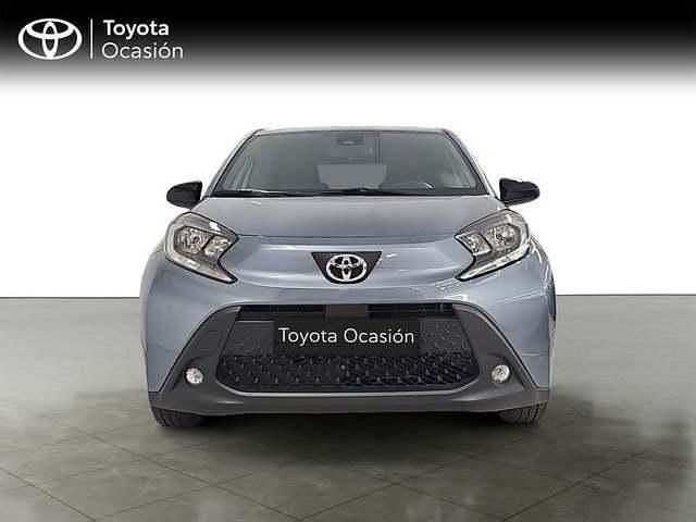 Usado Toyota Aygo X Play 72 CV (52 kW) 2025 Gris / plata SUV