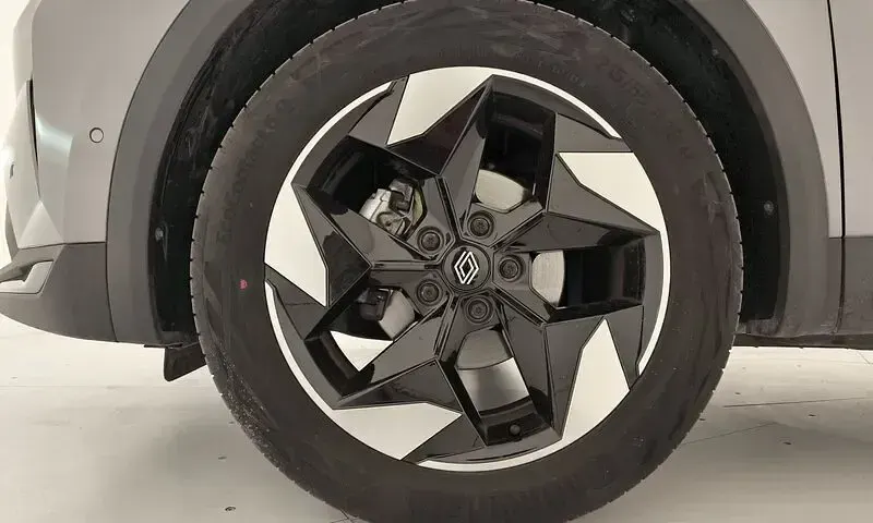 Usado Renault Captur Techno 100 CV (73 kW) 2025 Gris SUV