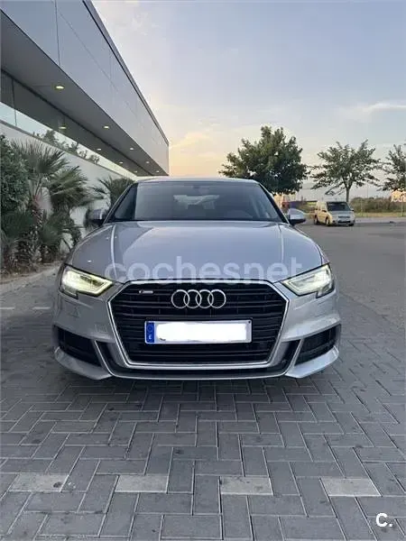 Usado Audi A3 Advanced Plus 150 CV (110 kW) 2020 Gris / plata Berlina