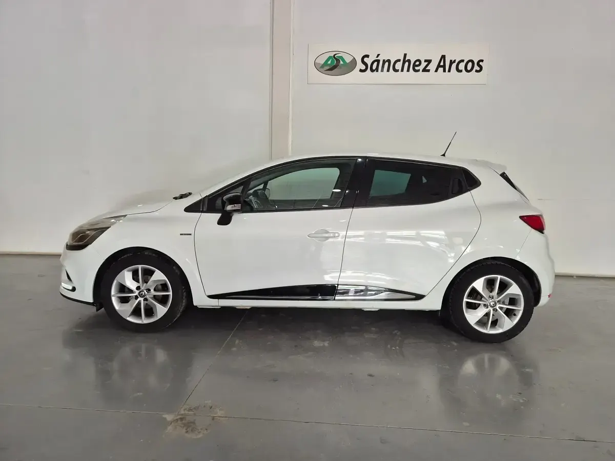 Usado Renault Clio IV LIMITED 75 CV (55 kW) 2017 Blanco