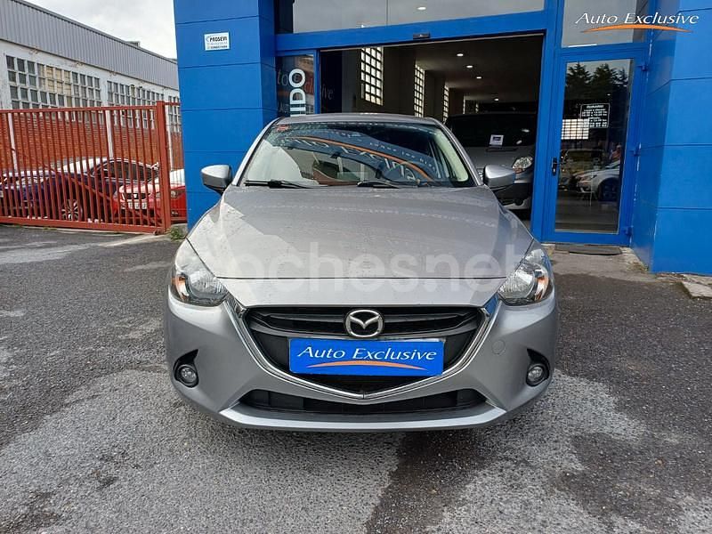 Usado Mazda 2 Style 75 CV (55 kW) 2016 Gris / plata Berlina