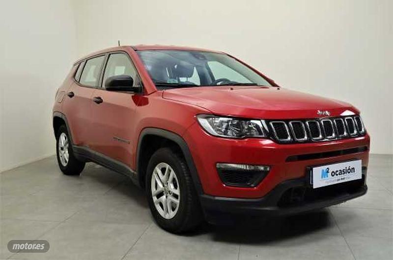 Usado Jeep Compass Sport 120 CV (88 kW) 2020 Rojo SUV