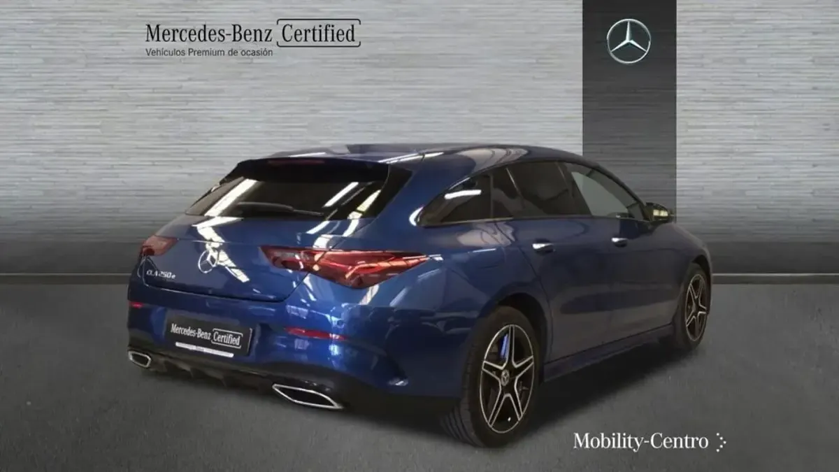 Usado Mercedes CLA250e AMG line 163 CV (119 kW) 2024 Azul denim metalizado Coupe