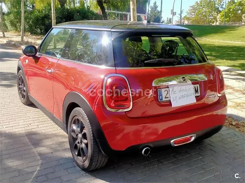 Usado Mini Cooper D 112 CV (82 kW) 2015 Rojo Utilitario