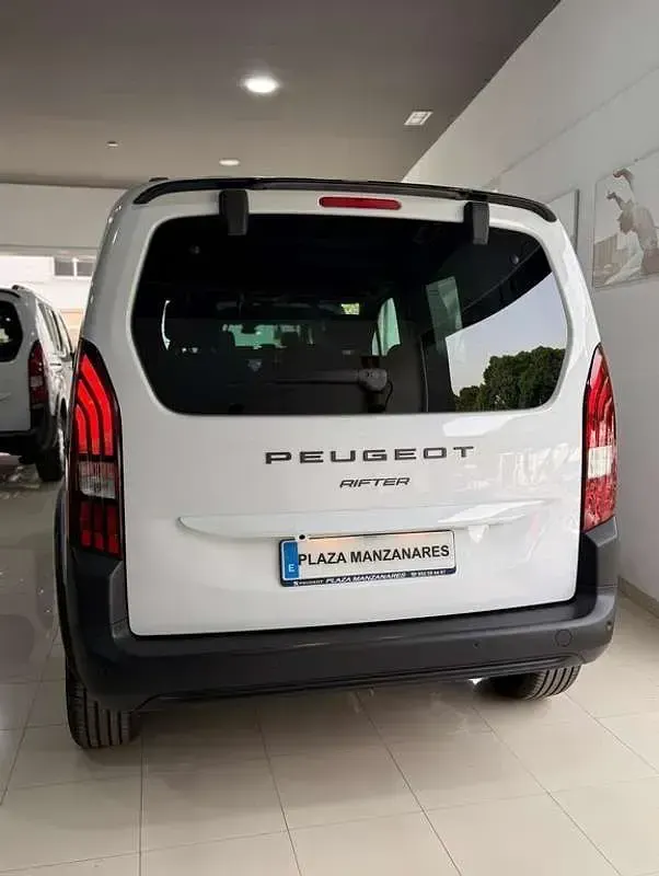 Nuevo Peugeot Rifter Allure 101 CV (74 kW) 2025 Blanco Monovolumen