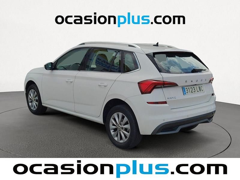 Usado Skoda Kamiq Ambition 110 CV (80 kW) 2022 Blanco SUV