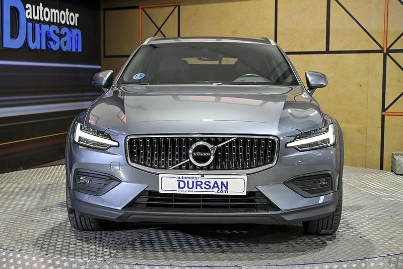 Usado Volvo V60 CC Pro 197 CV (144 kW) 2021 Gris Familiar