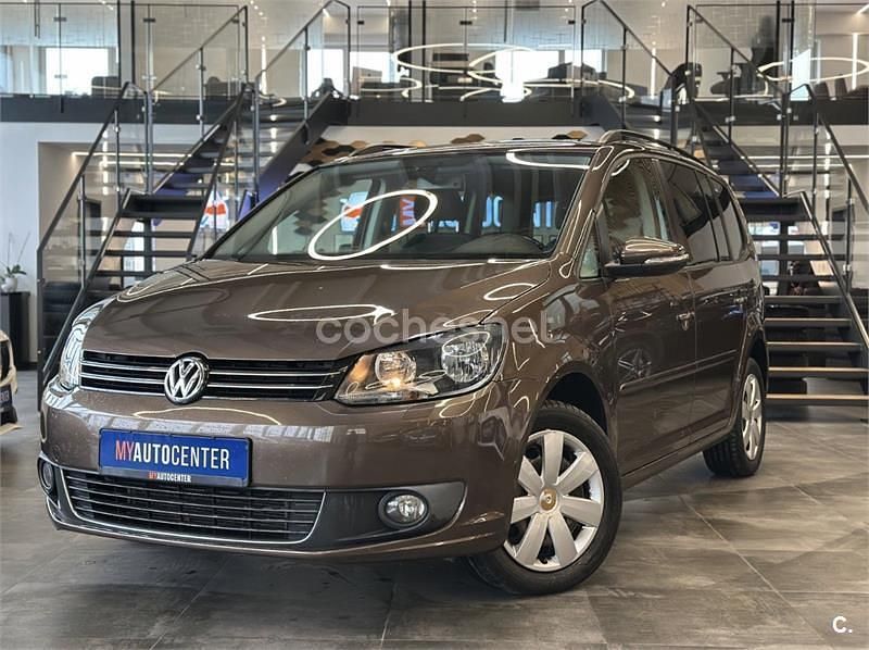 Usado VW Touran Advance 105 CV (77 kW) 2011 Marrón Monovolumen