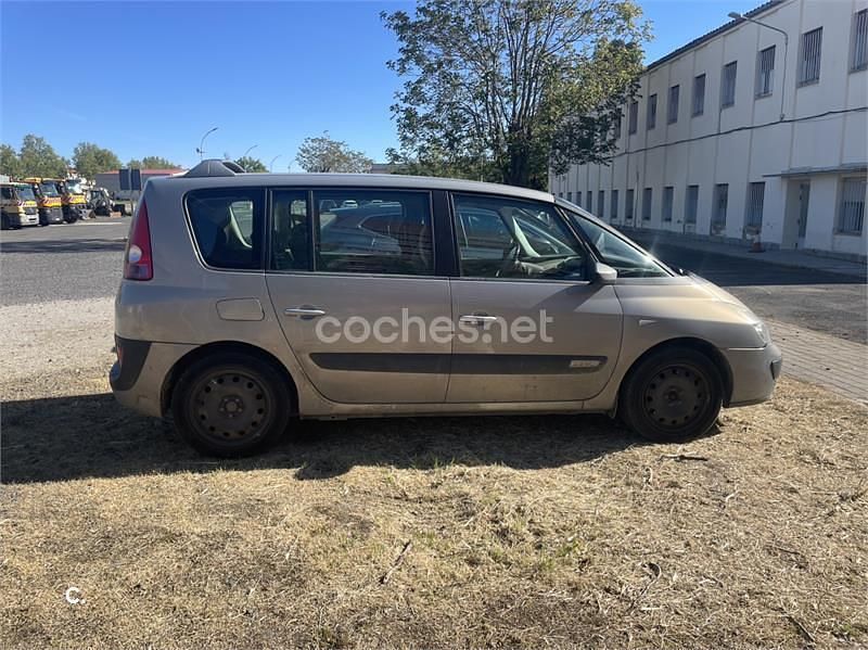 Usado Renault Espace Privilege 150 CV (110 kW) 2004 Beige Monovolumen