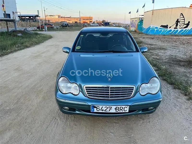 Usado Mercedes C200 Elegance 163 CV (119 kW) 2001 Azul Berlina