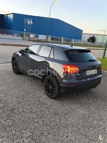 Usado Audi Q2 Design 116 CV (85 kW) 2018 Gris / plata SUV