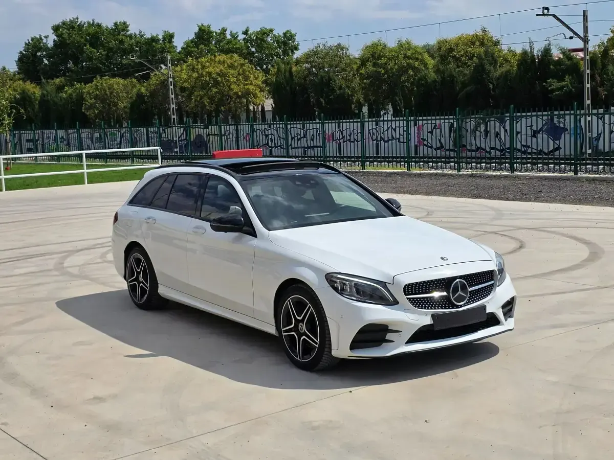 Usado Mercedes C220 194 CV (142 kW) 2019 Blanco Familiar