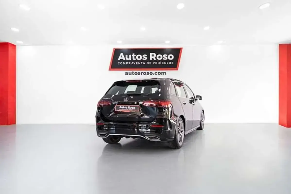 Usado Mercedes B200 150 CV (110 kW) 2023 Negro Utilitario