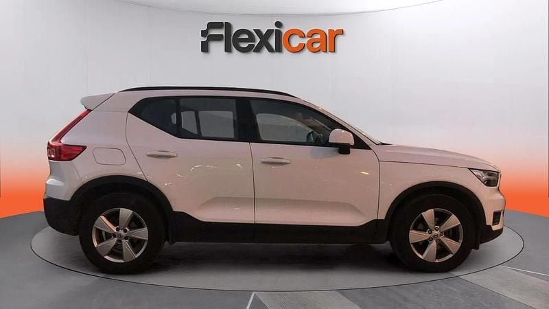 Begagnad Volvo XC40 Inscription 129 HK (94 kW) 2022 Vit SUV