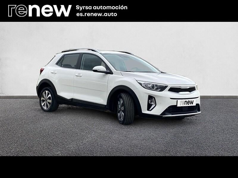 Usado Kia Stonic 120 CV (88 kW) 2022 Blanco SUV