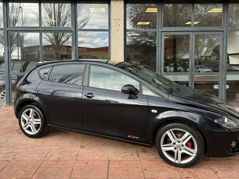 Usado Seat Leon Copa 105 CV (77 kW) 2011 Negro Utilitario