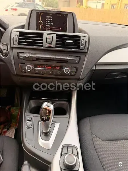 Usado BMW 116 122 CV (89 kW) 2012 Rojo Utilitario