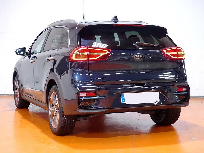 Usado Kia e-Niro 150 kW (204 CV) 2021 Azul SUV