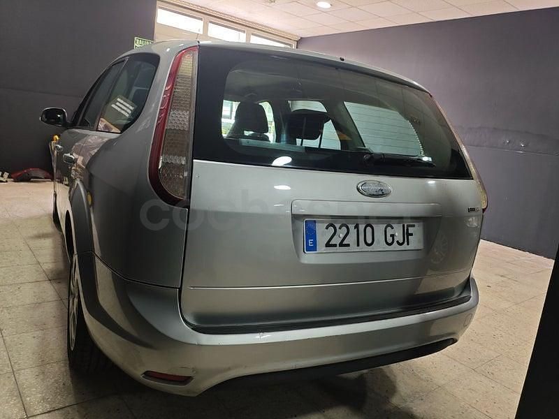 Usado Ford Focus Trend 109 CV (80 kW) 2008 Gris / plata Familiar