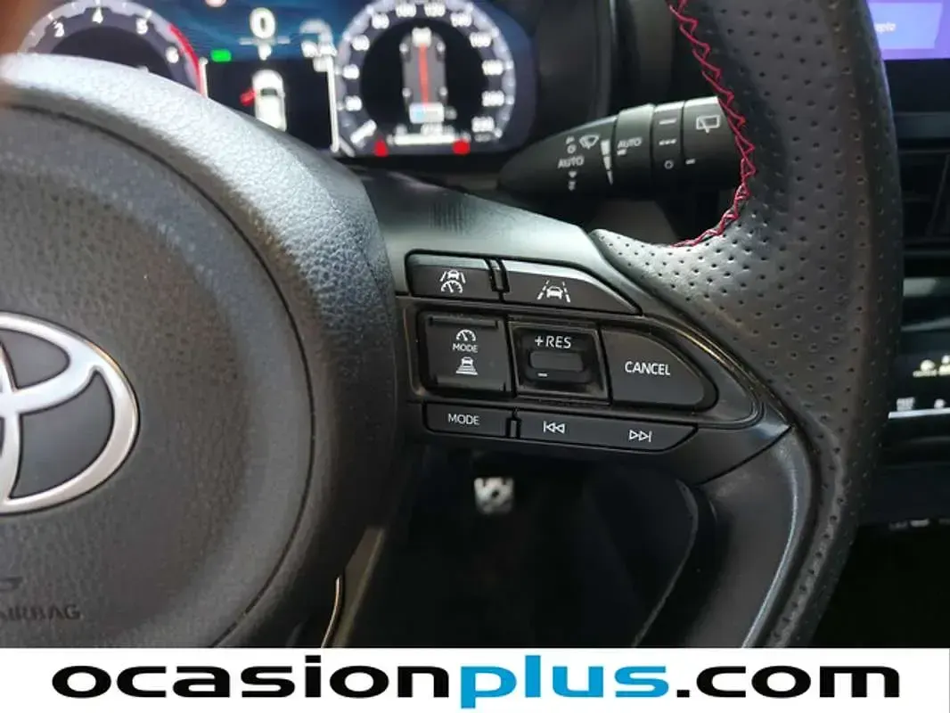 Usado Toyota Yaris Cross Sport 132 CV (97 kW) 2024 Negro SUV