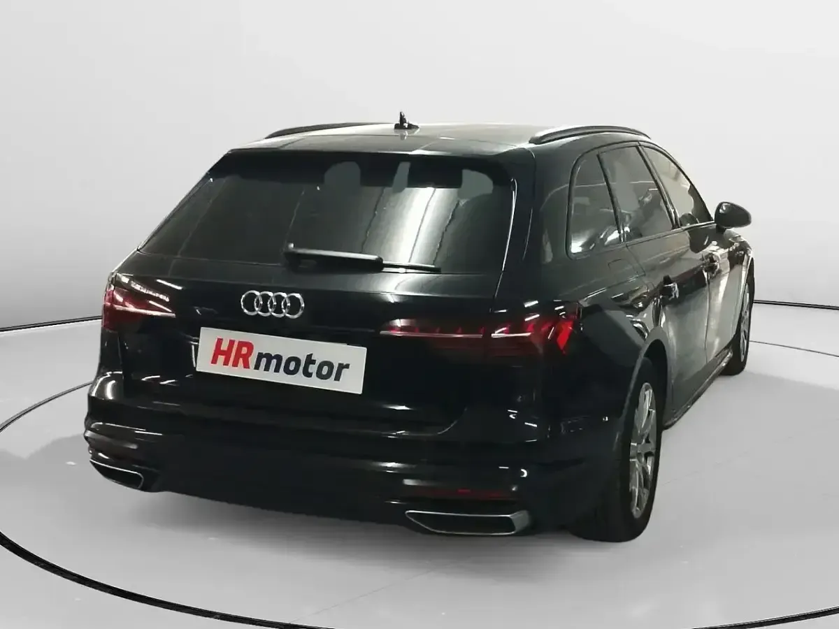 Käytetty Audi A4 Business 163 HP (119 kW) 2022 Musta Farmari