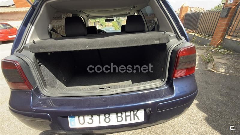 Usado VW Golf IV GTI 150 CV (110 kW) 2002 Azul Berlina