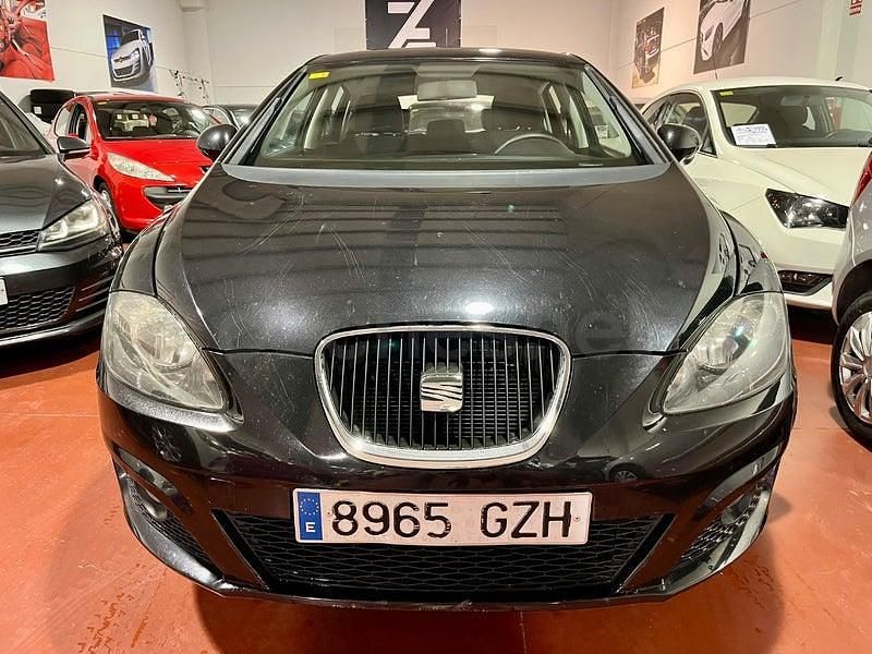 Usado Seat Leon Style 105 CV (77 kW) 2010 Negro Utilitario