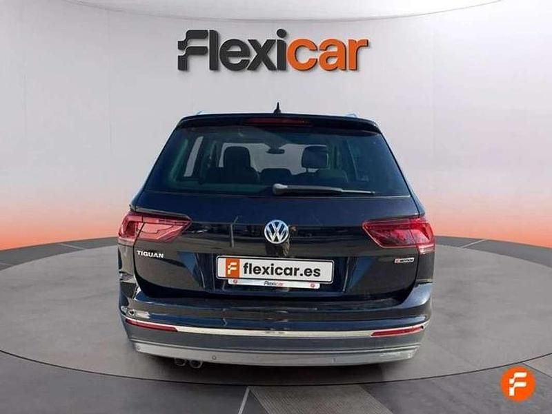 Usado VW Tiguan Sportline 150 CV (110 kW) 2019 Negro SUV