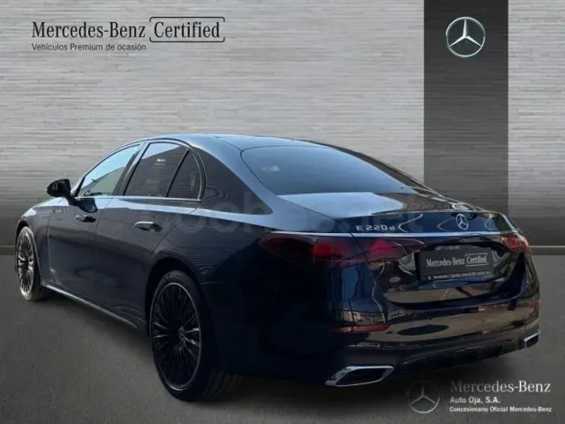 Nuevo Mercedes E220 197 CV (144 kW) 2026 Azul Berlina