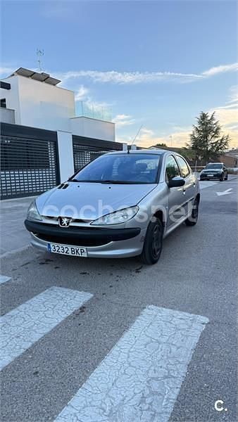 Gris / plata Usado 2001 Peugeot 206 Berlina | 2300 € (Precio justo) - Imagen 1/4