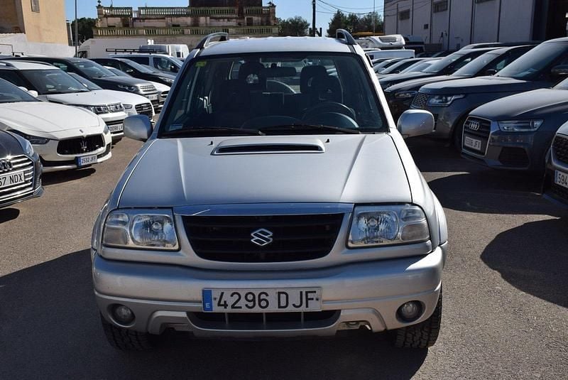 Usado Suzuki Grand Vitara 110 CV (80 kW) 2005 Gris Utilitario