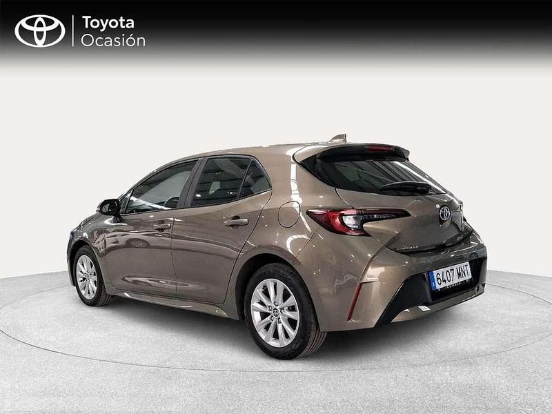 Usado Toyota Corolla Active 141 CV (103 kW) 2024 Marrón Berlina