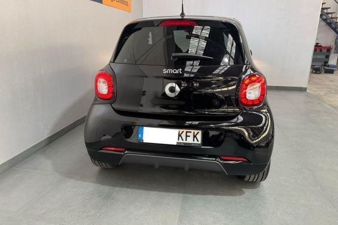 Usado Smart ForFour Brabus 90 CV (66 kW) 2018 Negro Utilitario