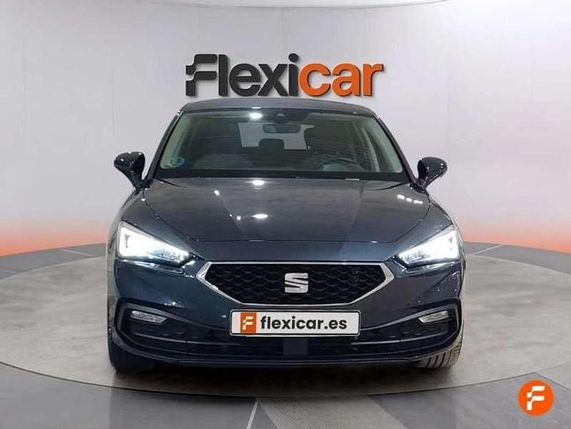 Usado Seat Leon Style 150 CV (110 kW) 2023 Gris Berlina