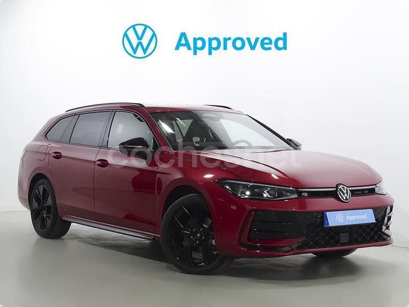 Rojo Nuevo 2025 VW Passat R-line Familiar | 45.400 € (Precio justo) - Imagen 1/4