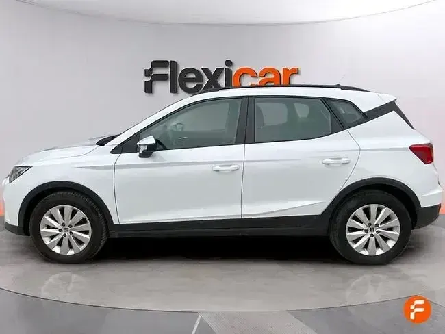 Usado Seat Arona Style 110 CV (80 kW) 2024 Blanco SUV