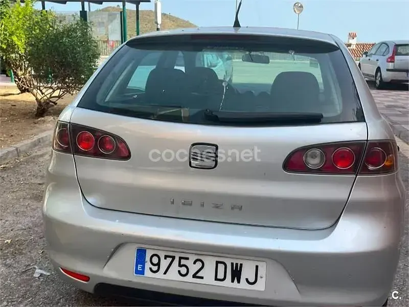 Usado Seat Ibiza Reference 75 CV (55 kW) 2006 Gris / plata Utilitario