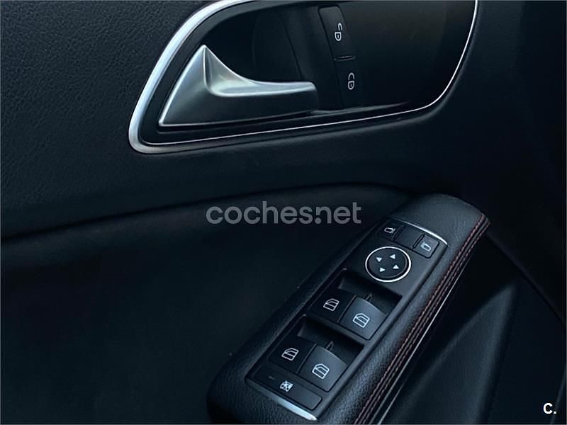 Usado Mercedes CLA200 AMG line 136 CV (100 kW) 2013 Blanco Berlina