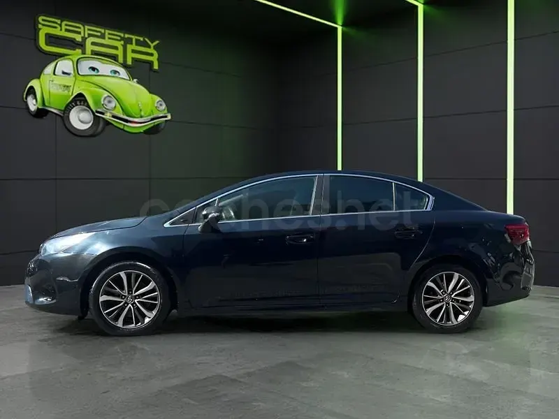 Usado Toyota Avensis Business Edition 143 CV (105 kW) 2017 Azul Berlina