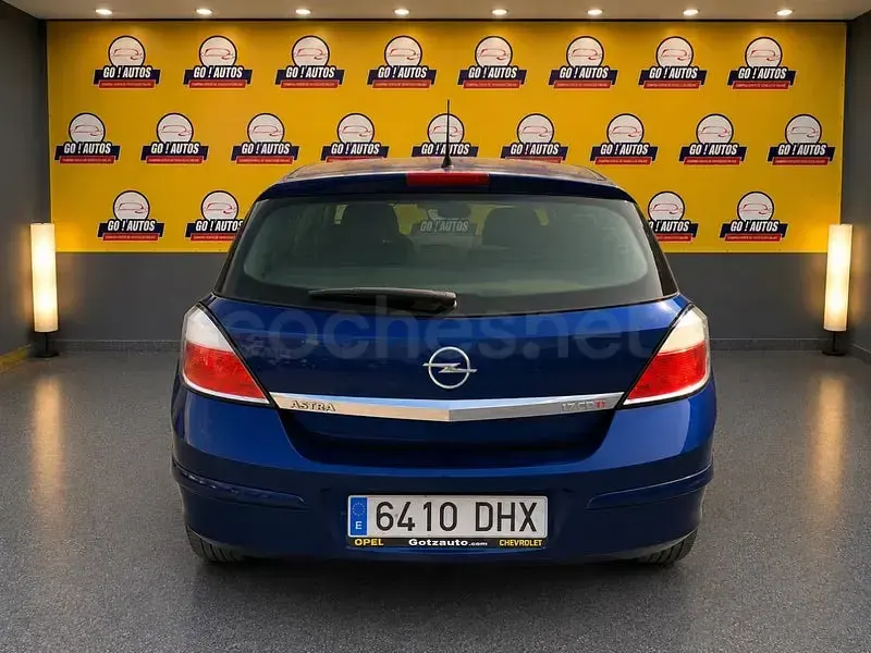 Usado Opel Astra Edition 80 CV (58 kW) 2005 Azul Berlina