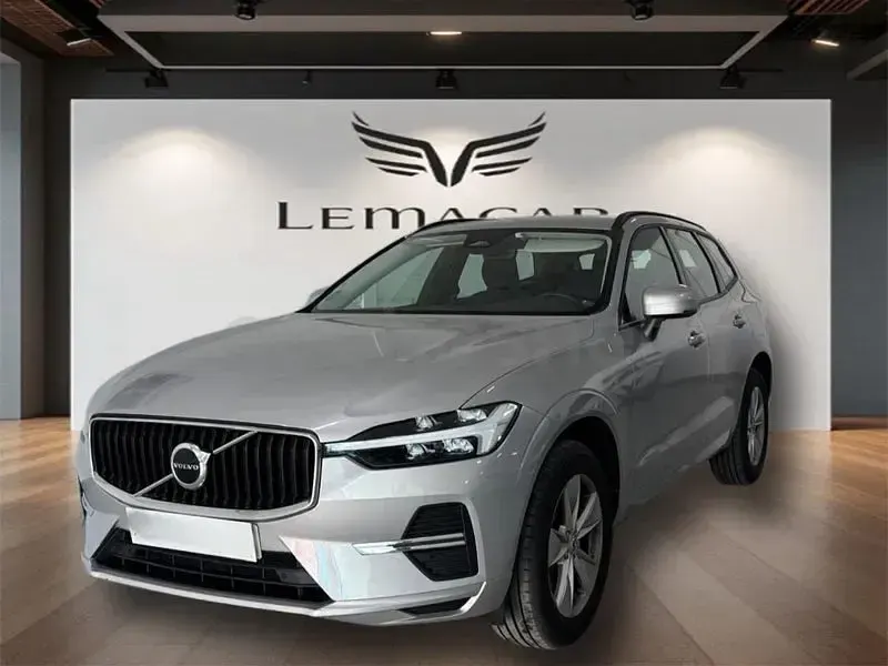Usado Volvo XC60 Momentum 197 CV (144 kW) 2021 Gris / plata SUV