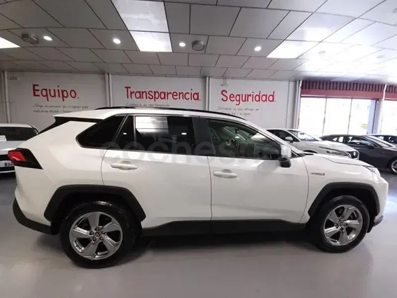 Usado Toyota RAV4 Hybrid Advance 218 CV (160 kW) 2021 Blanco SUV
