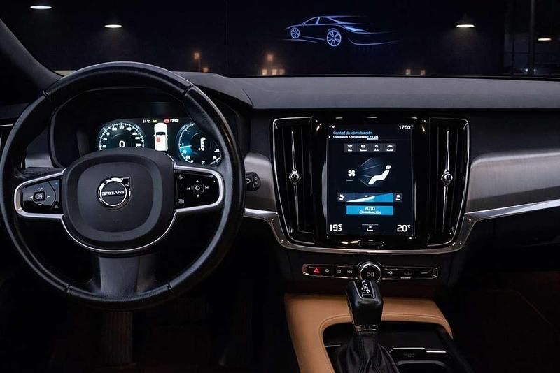 Usado Volvo V90 Momentum 190 CV (139 kW) 2019 Negro Familiar