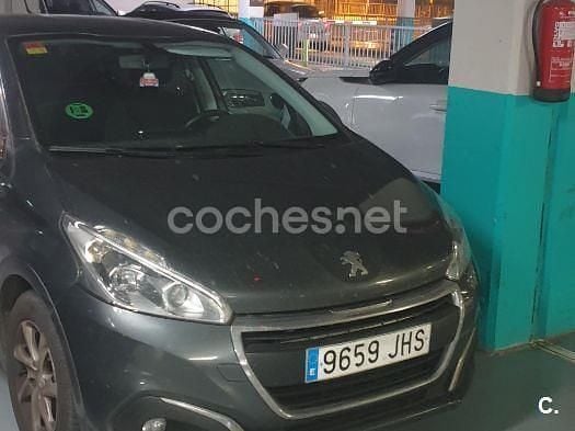 Usado Peugeot 208 Active 82 CV (60 kW) 2015 Gris / plata Utilitario