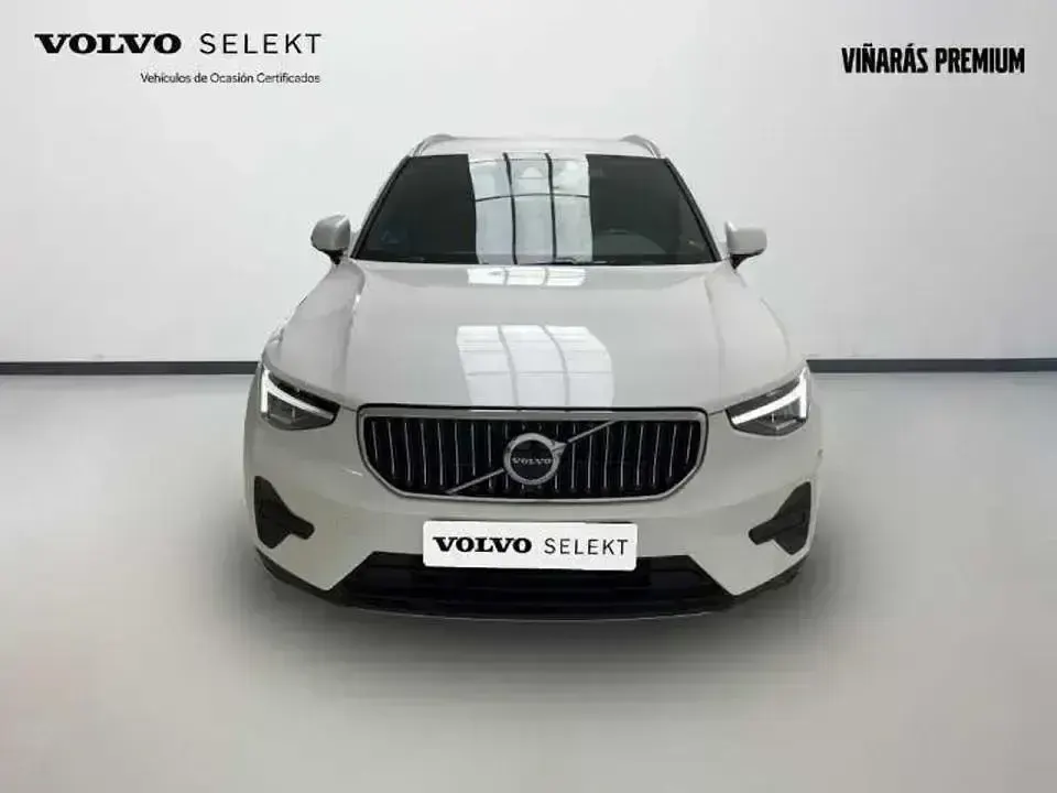 Usado Volvo XC40 Core 211 CV (155 kW) 2023 Blanco SUV