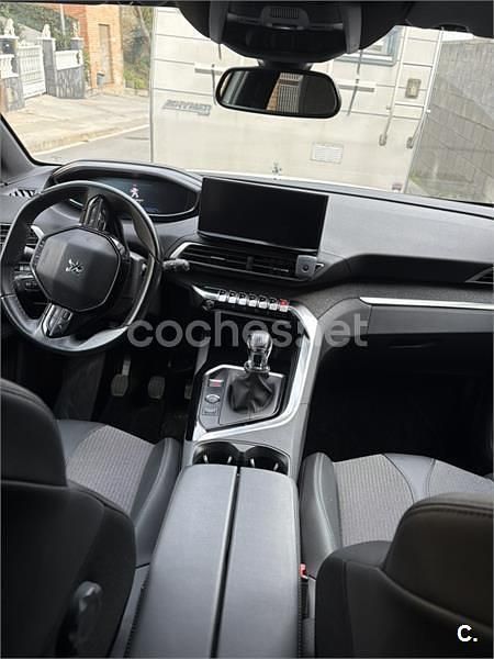 Usado Peugeot 5008 Allure 130 CV (95 kW) 2023 Blanco SUV